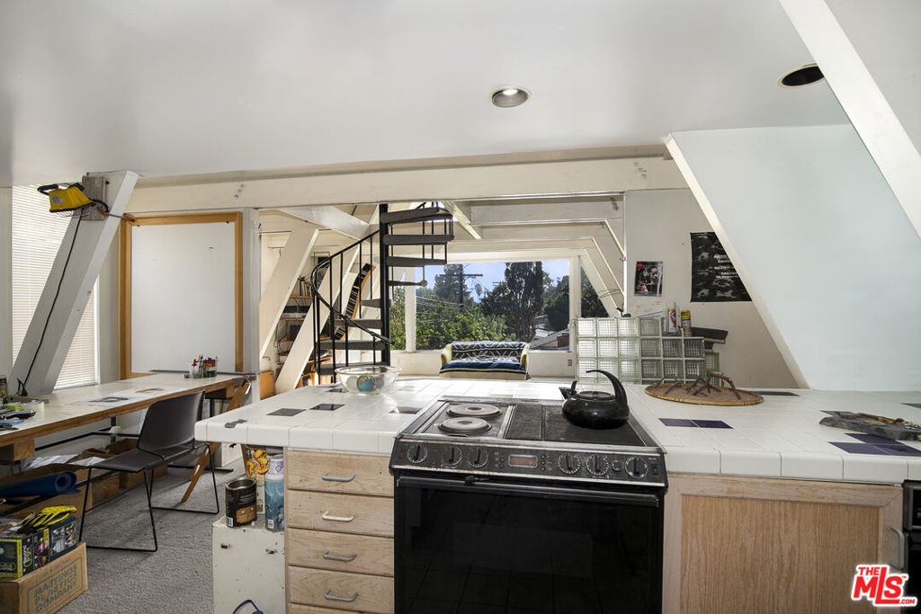 1815 Laurel Canyon Boulevard