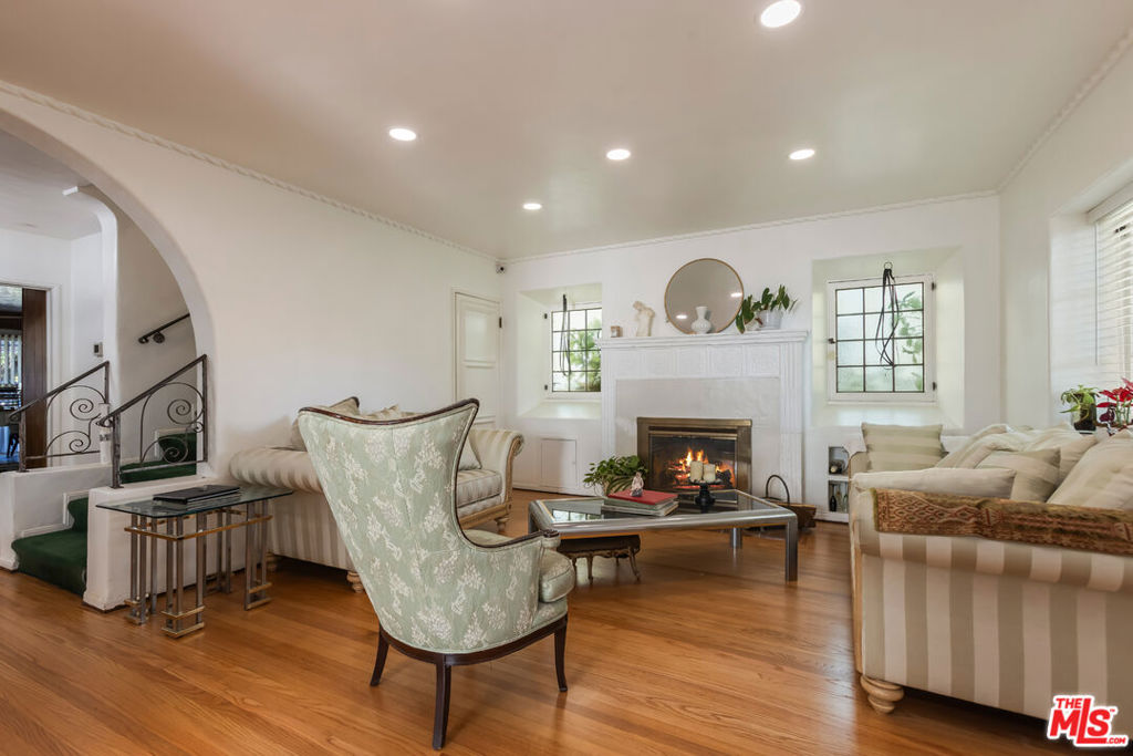 4115 Edgehill Drive