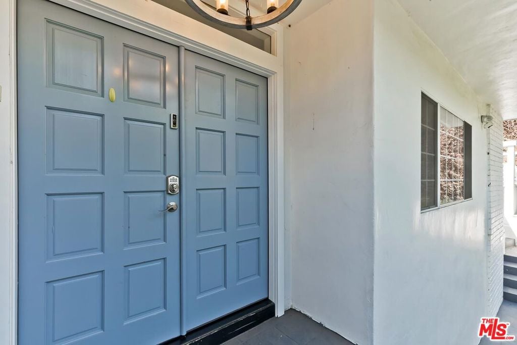 3493 Mandeville Canyon Road