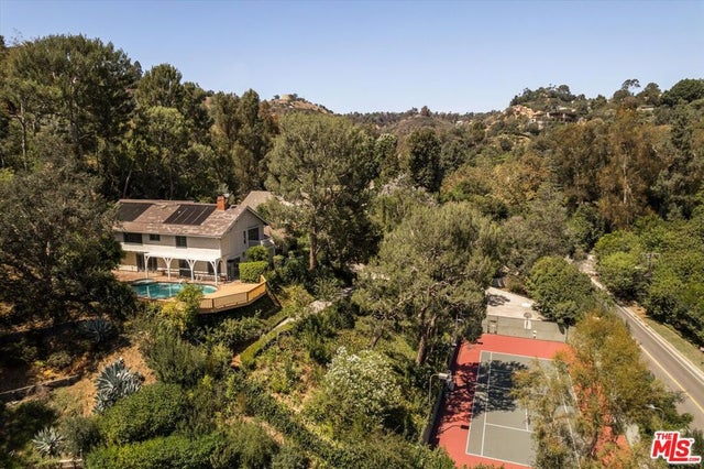 2573 Benedict Canyon Drive, Los Angeles