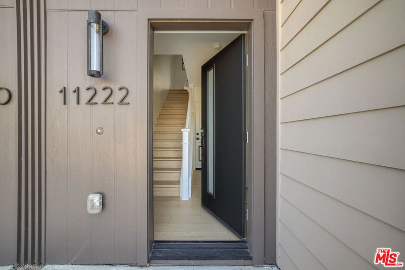 11222 W Victory Boulevard 2