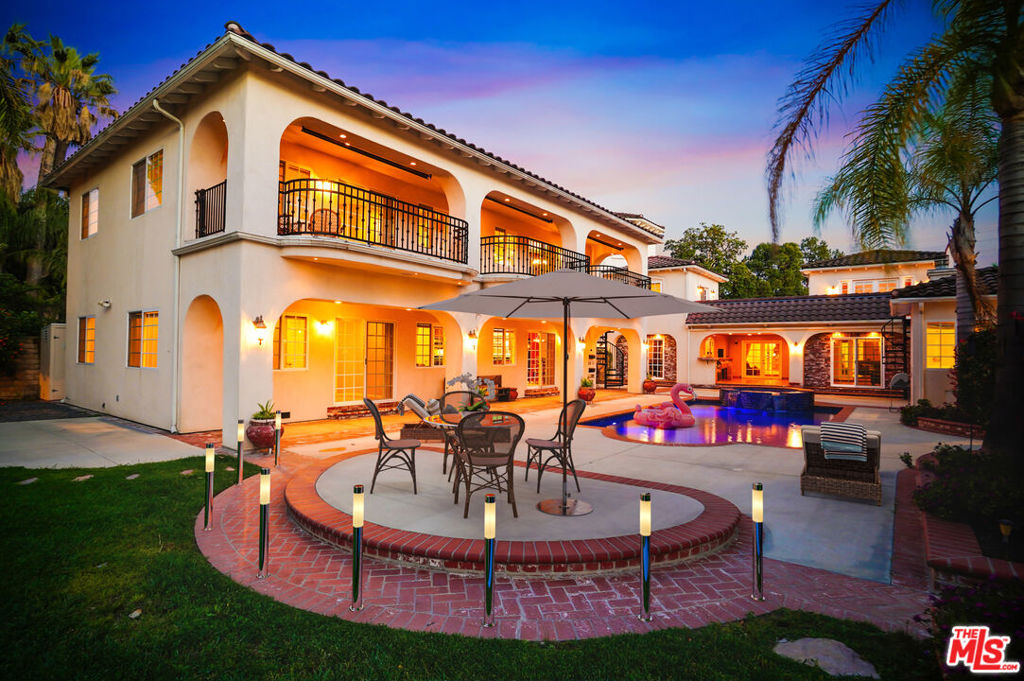 Properties 4 10655 Camarillo Street