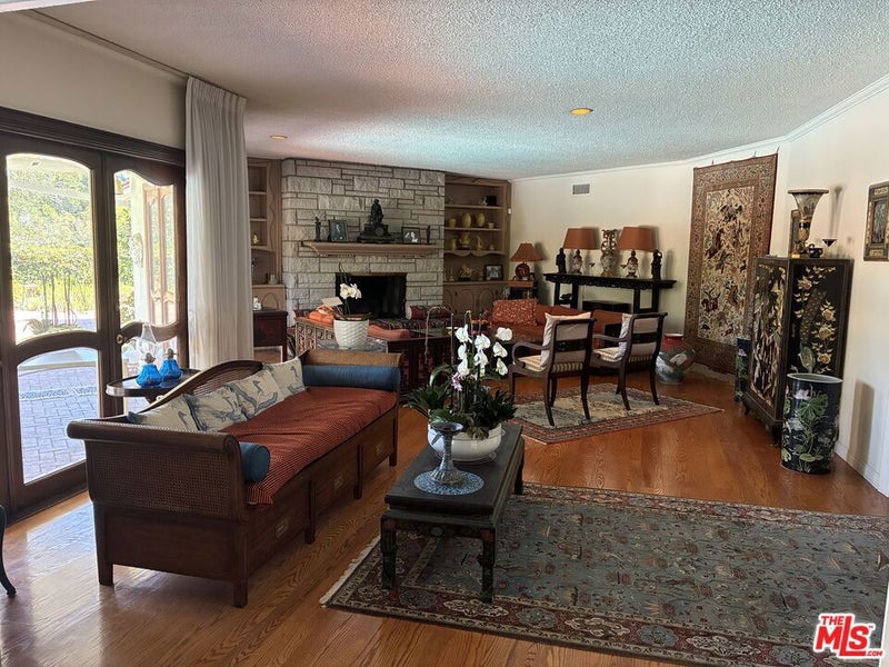 1043 Maybrook Drive