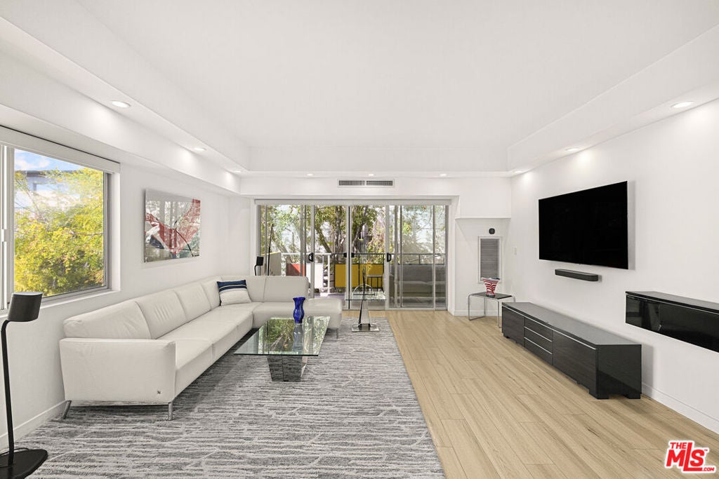 1155 N La Cienega Boulevard 205