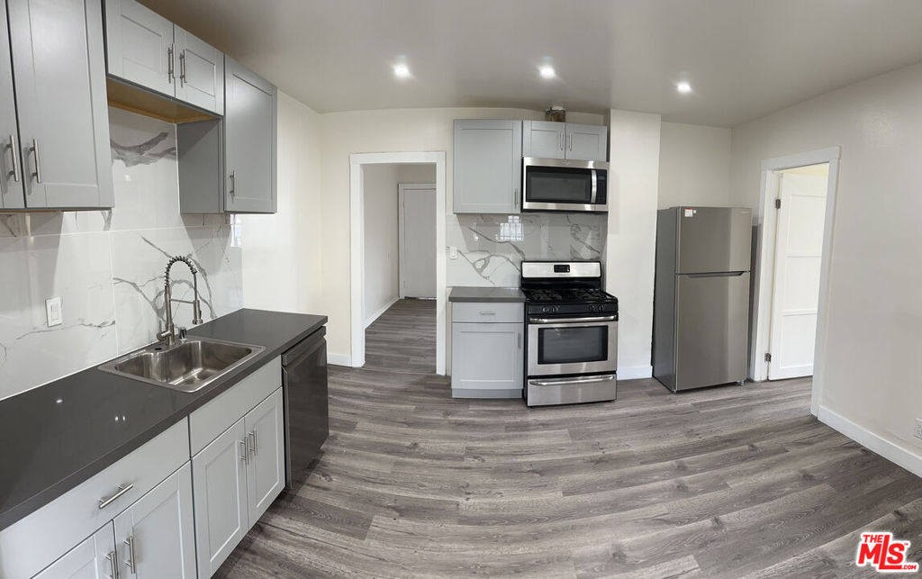 5964 S Figueroa Street