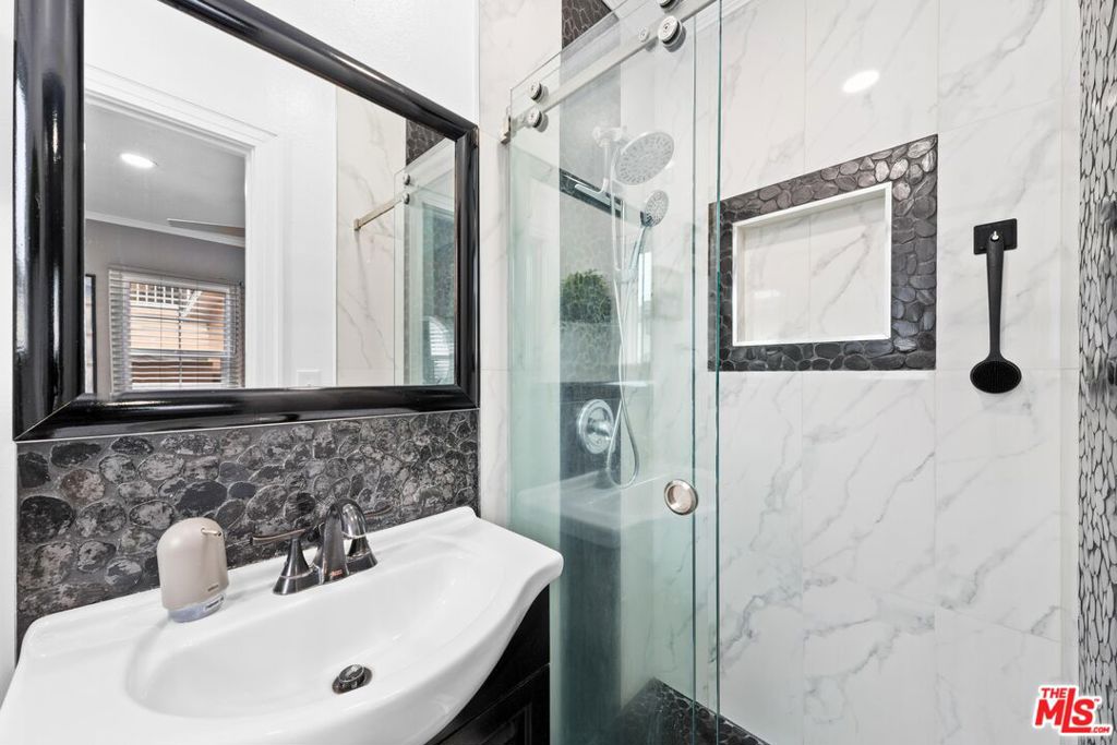 Properties 3 1747 N Avenue 46