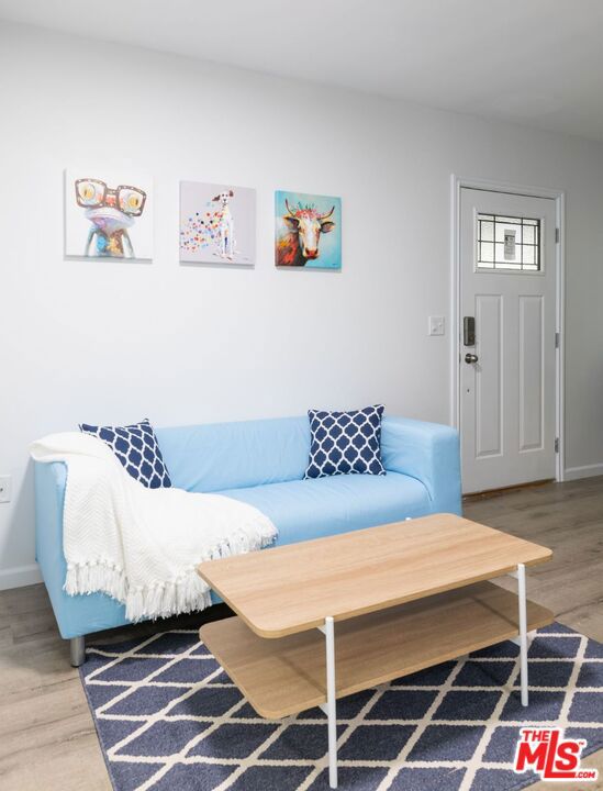 1273 W 36th Place
