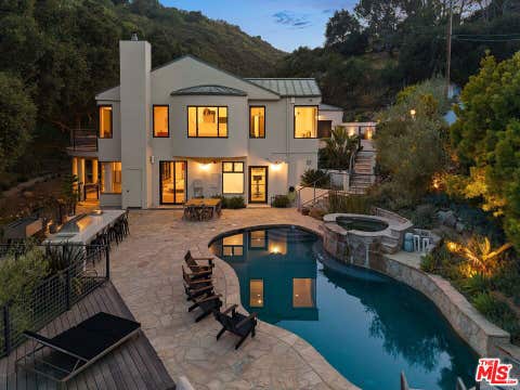 Photo of 28222 Via Acero Street, Malibu, CA 90265 (MLS # 26852225)
