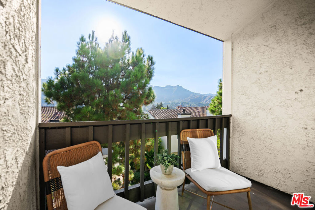1758 Palisades Drive