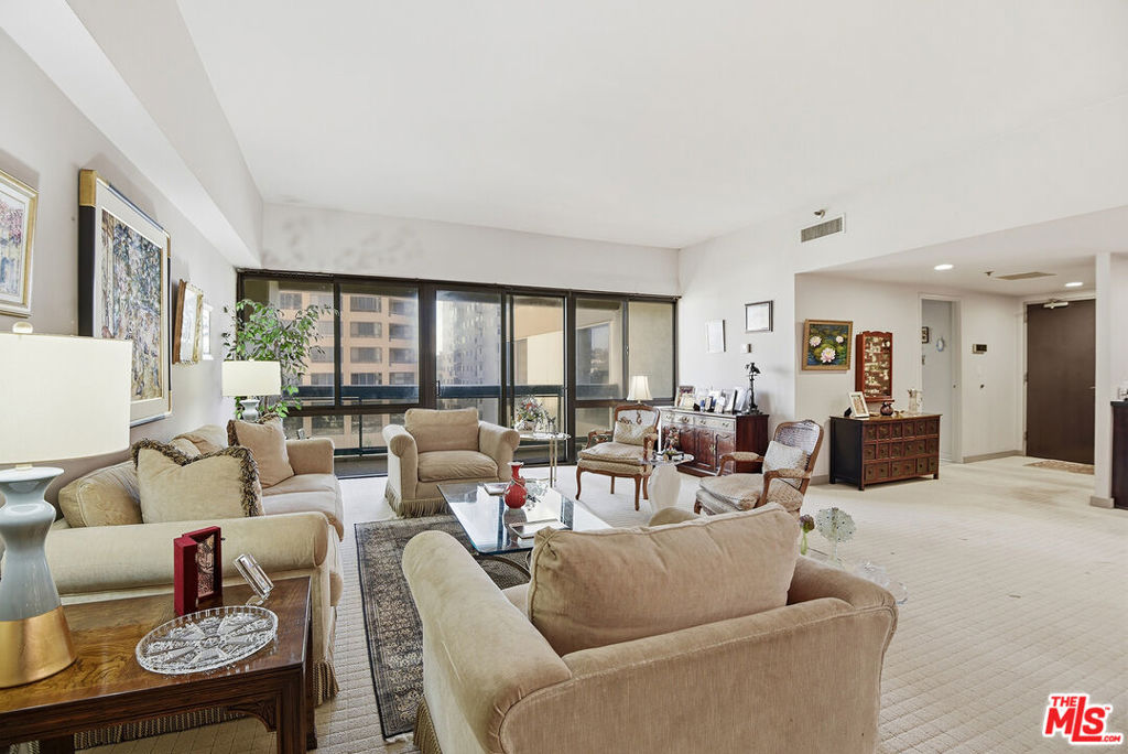 10445 Wilshire Boulevard 402