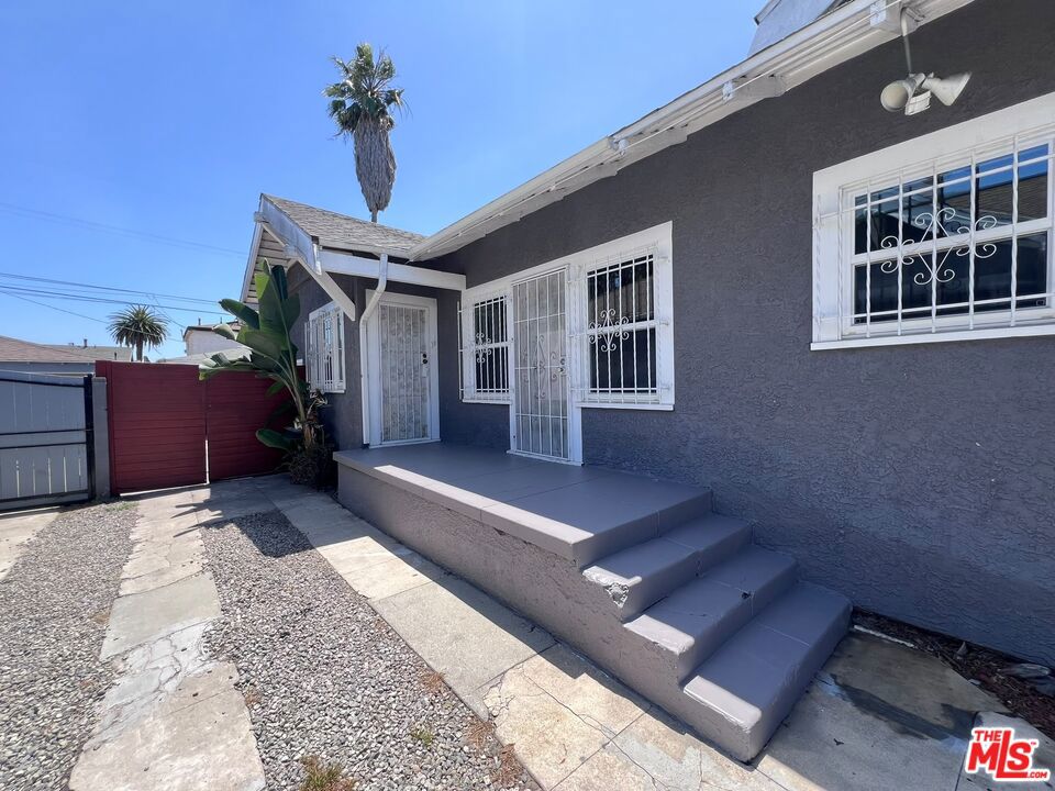 1554 W 46th Street
