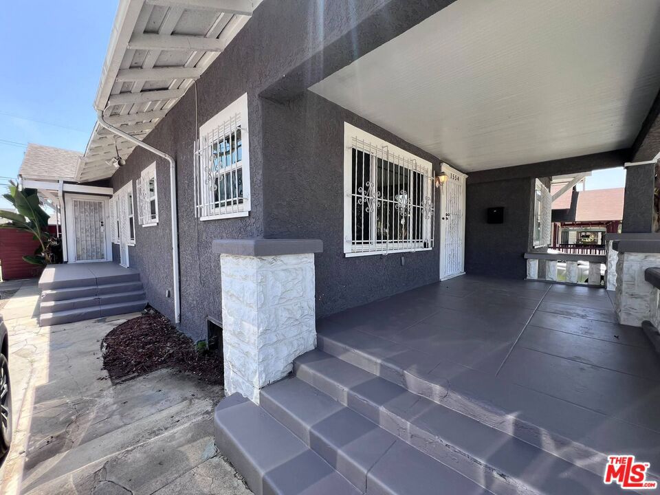 1554 W 46th Street