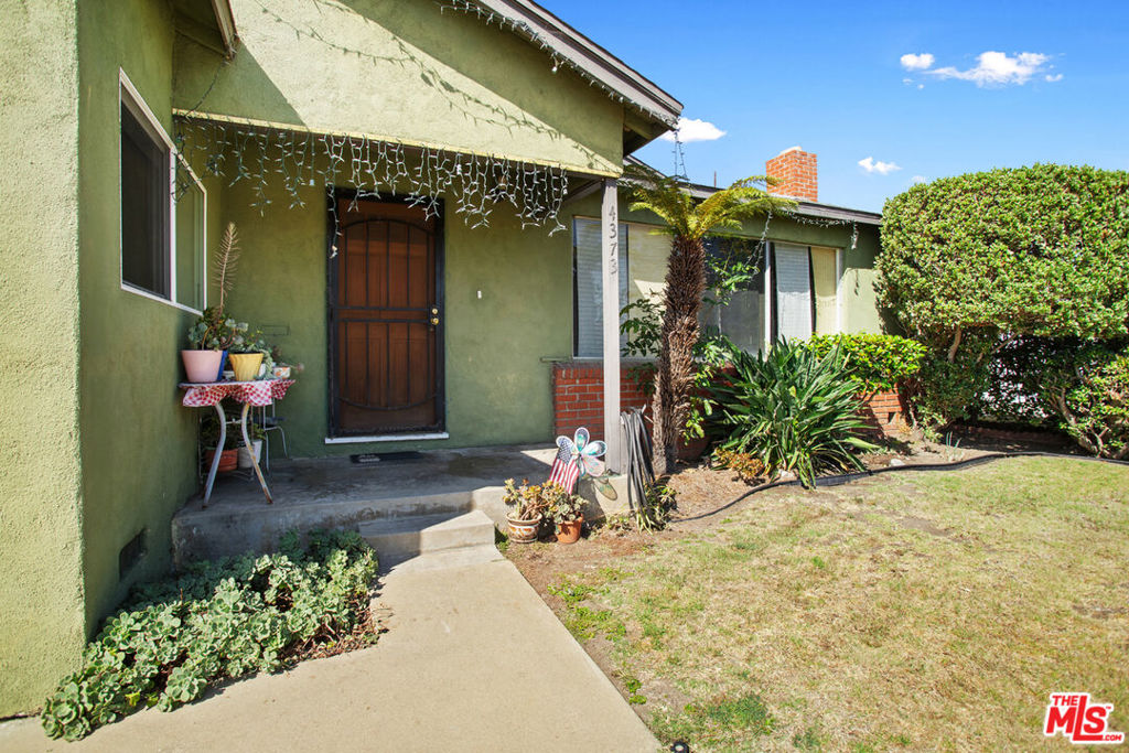 4373 Mcconnell Boulevard