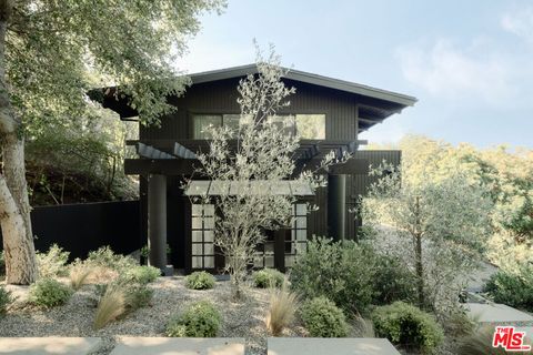 737 Halliday Avenue Los Angeles CA 90049