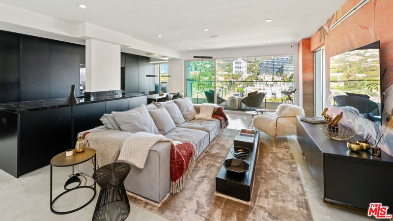 838 N Doheny Drive 1205