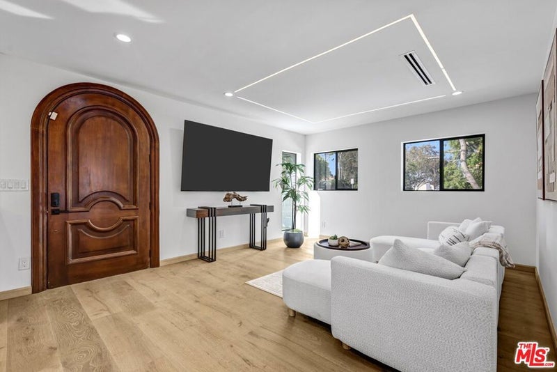 11404 Biona Drive
