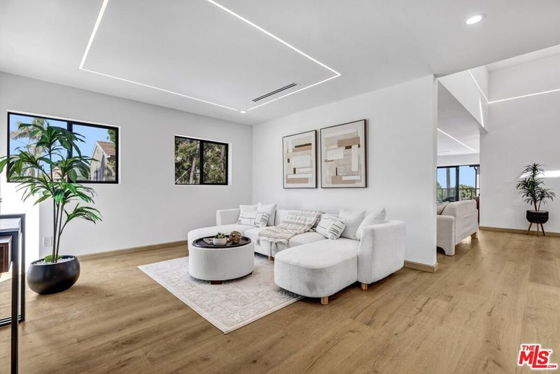 11404 Biona Drive