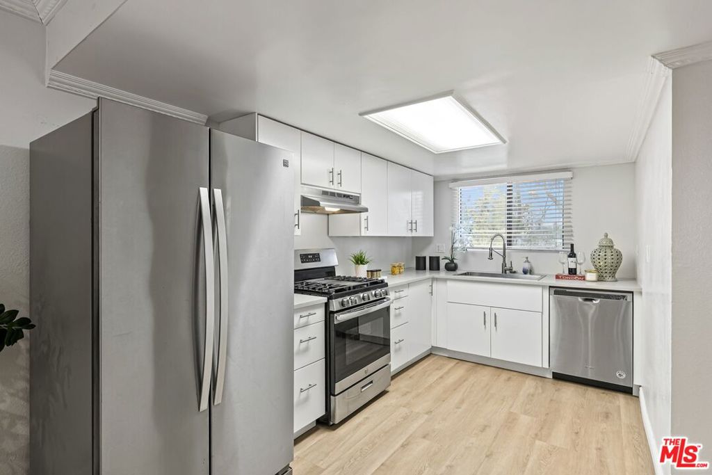 620 W Hyde Park Boulevard 313