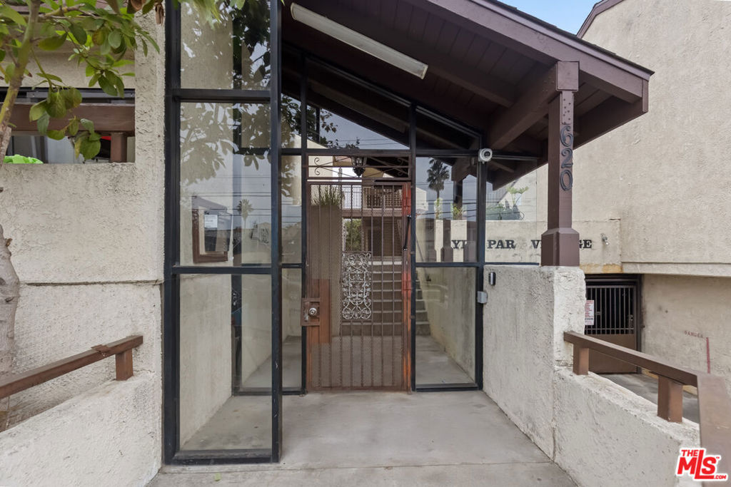 620 W Hyde Park Boulevard 313