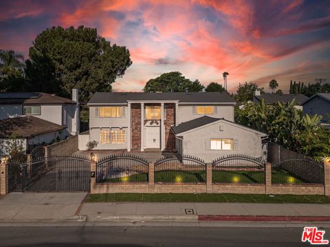 6257 Lindley Avenue Tarzana CA 91335