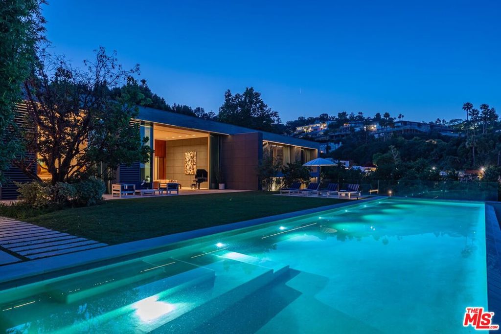 Properties 1 670 Perugia Way