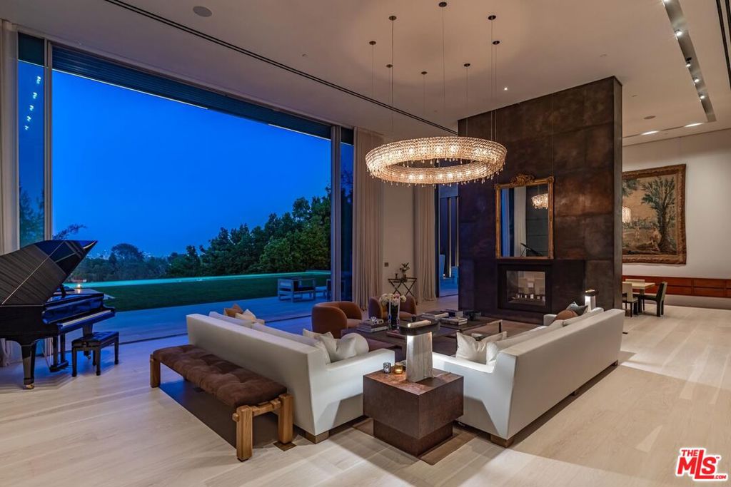 Properties 2 670 Perugia Way