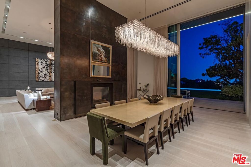 Properties 3 670 Perugia Way