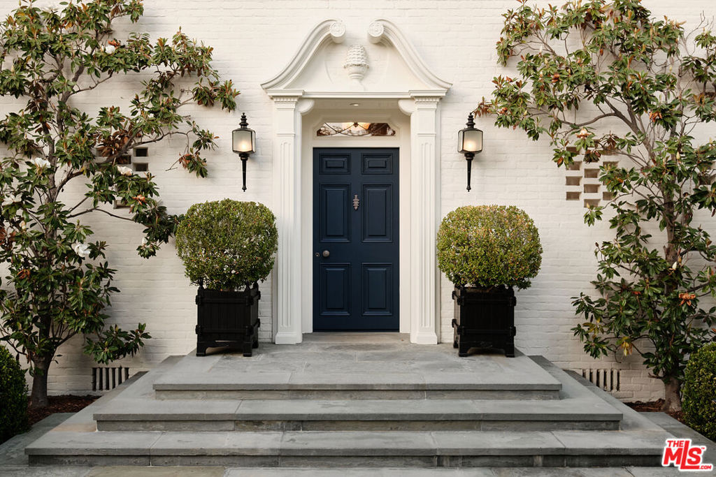 826 Greenway Drive