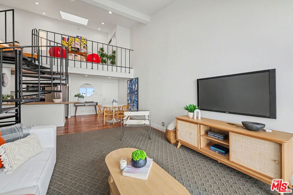 1440 Veteran Avenue 531