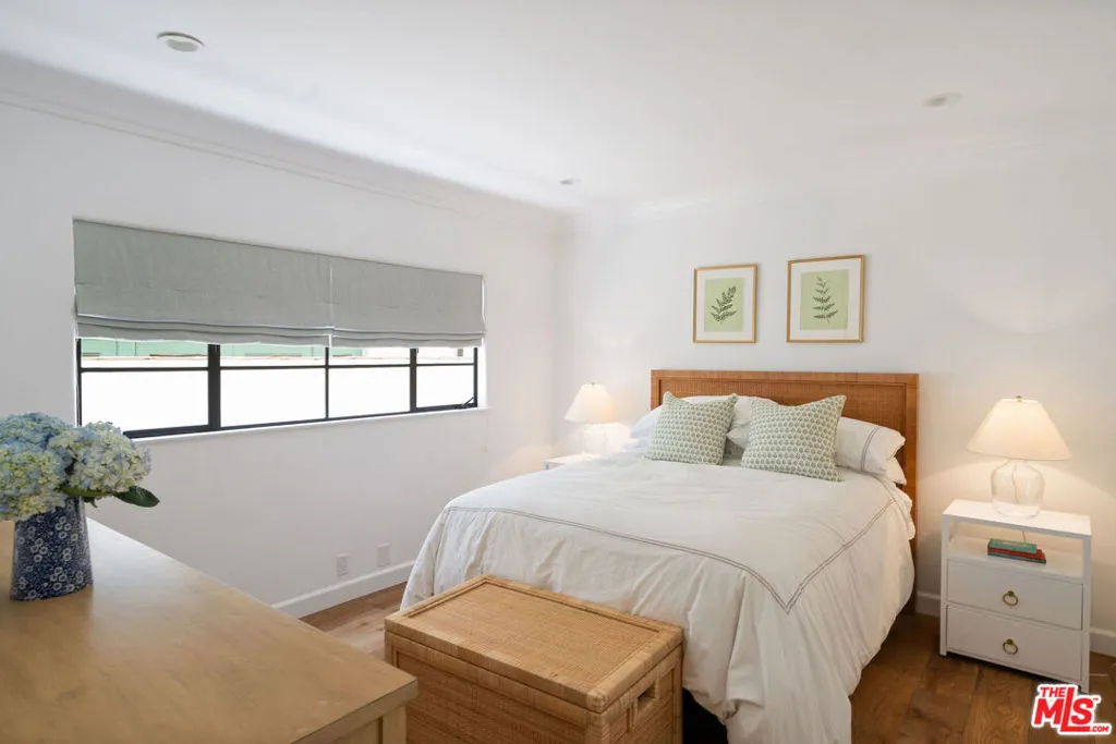 Santa Monica, California 90402, United States, 3 Bedrooms Bedrooms, ,3 BathroomsBathrooms,Residential,Active,228228