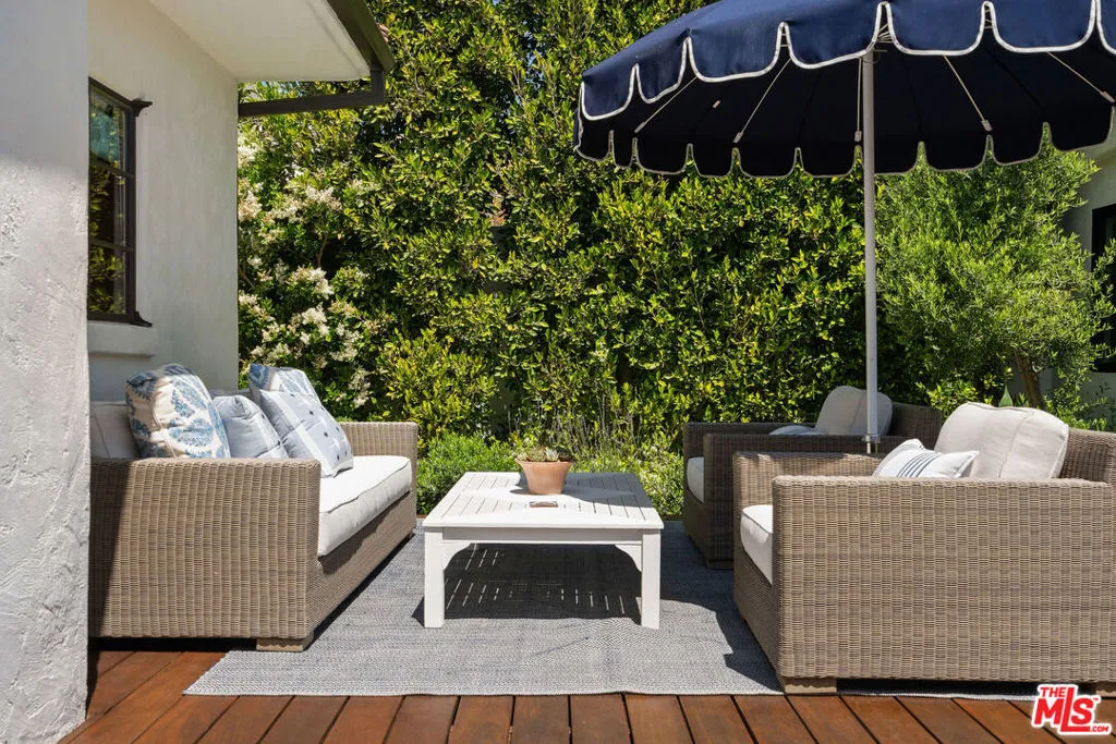 Santa Monica, California 90402, United States, 3 Bedrooms Bedrooms, ,3 BathroomsBathrooms,Residential,Active,228228