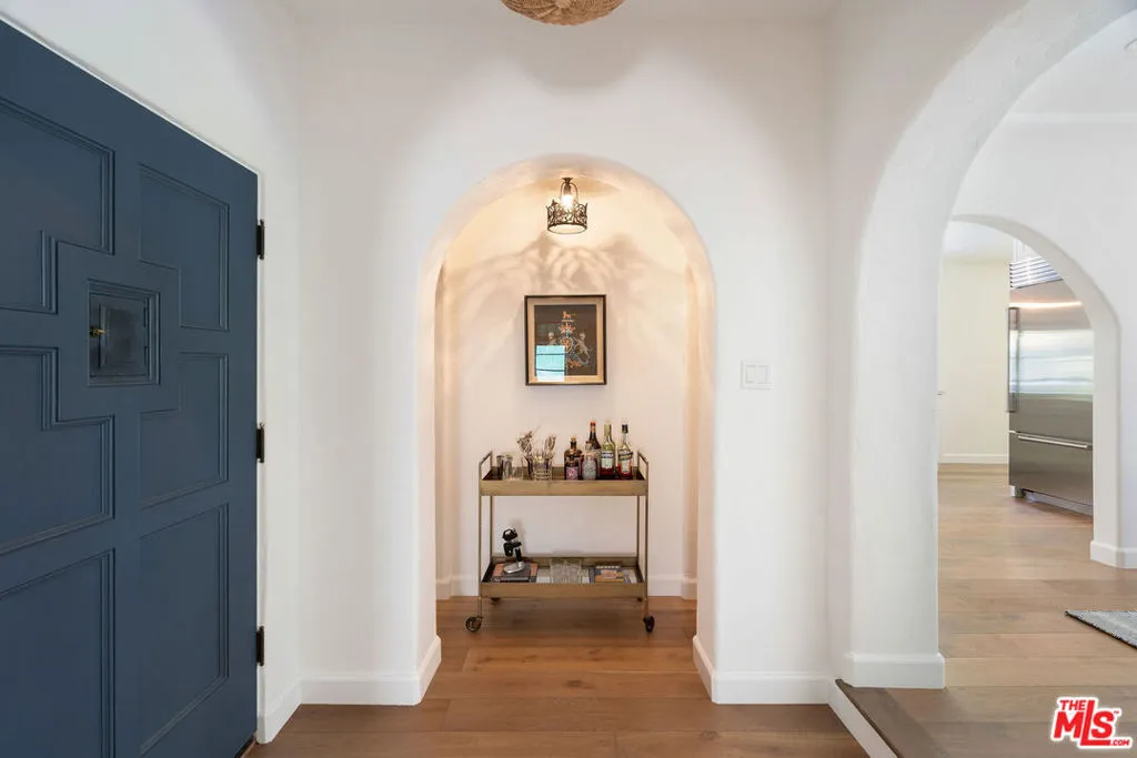 Santa Monica, California 90402, United States, 3 Bedrooms Bedrooms, ,3 BathroomsBathrooms,Residential,Active,228228