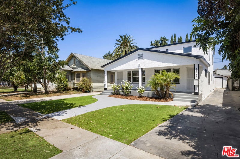 2309 W 29th Place