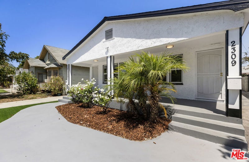 2309 W 29th Place