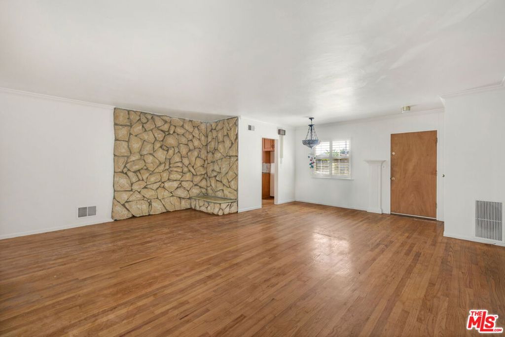 13504 S Wilkie Avenue