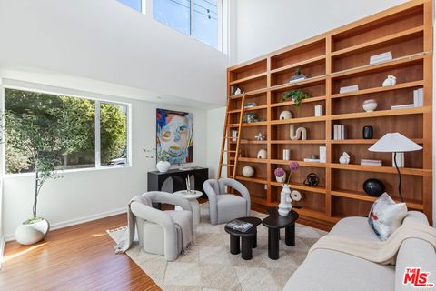 4005 Monroe Street 10 Los Angeles CA 90029