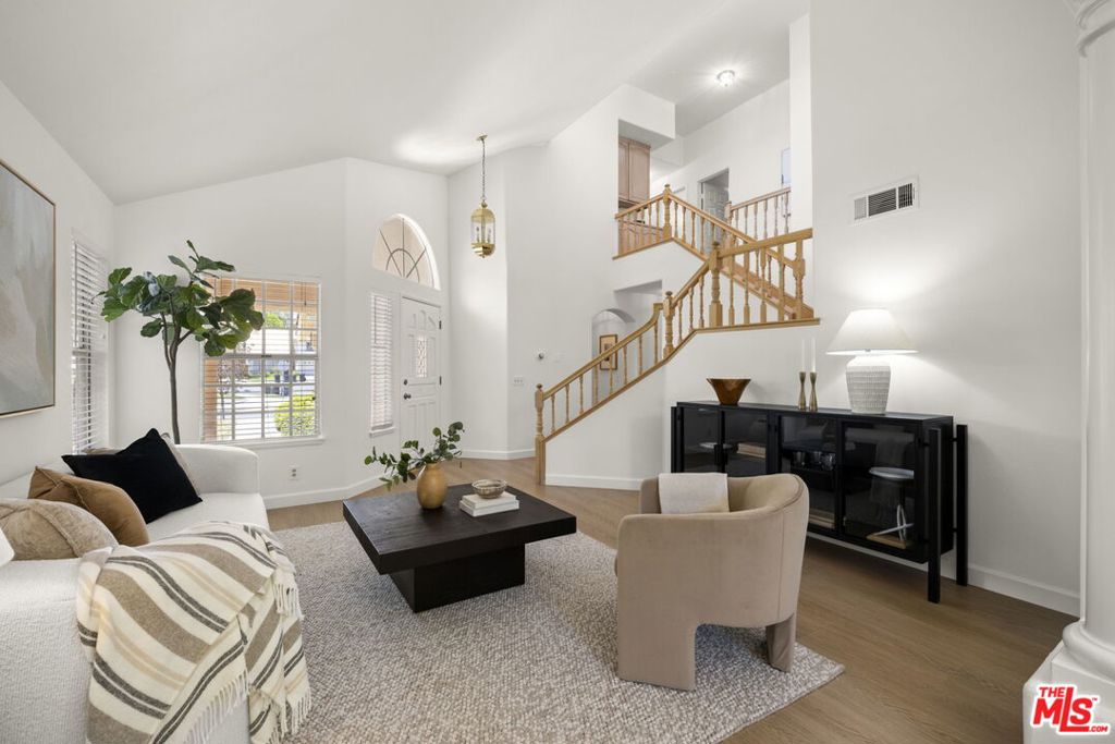566 Innwood Road