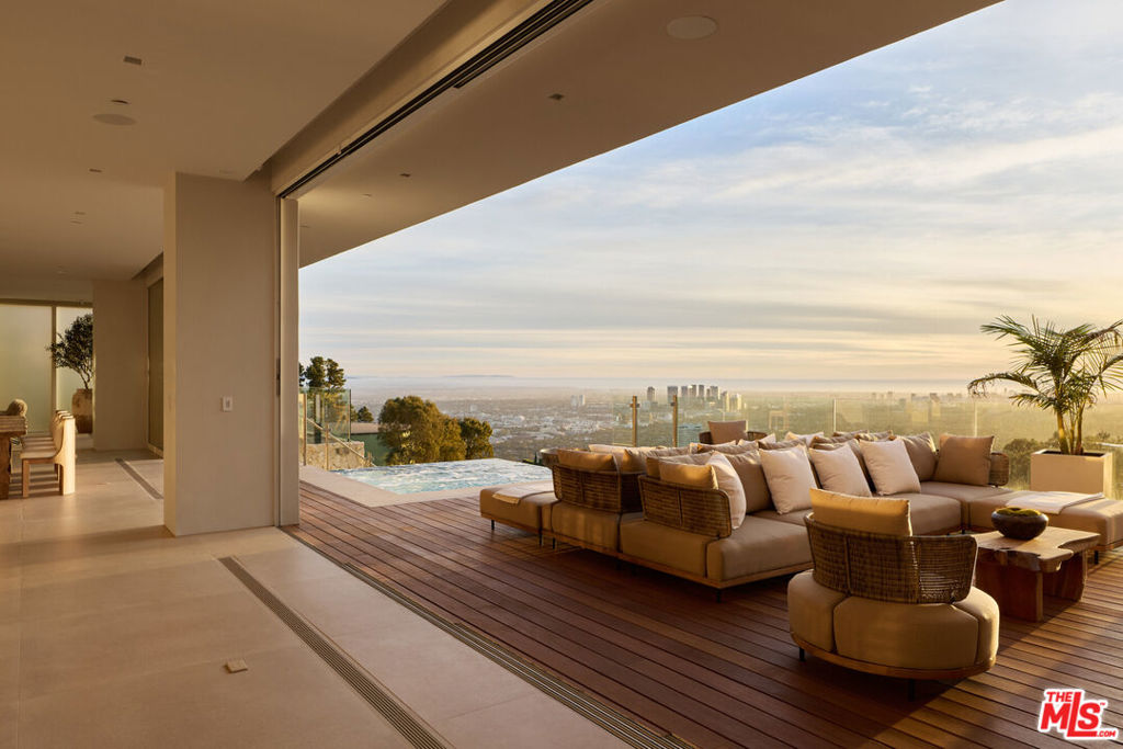 Properties 2 1615 Blue Jay Way