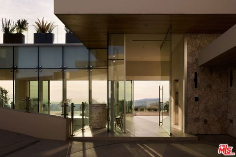 1615 Blue Jay Way West Hollywood CA 90069