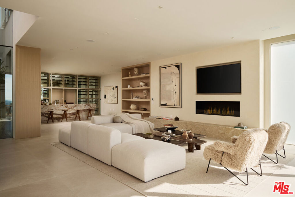 Properties 3 1615 Blue Jay Way