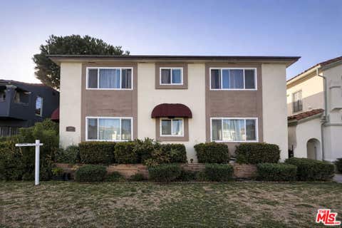 Photo of 447 S Palm Drive #6, Beverly Hills, CA 90212 (MLS # 26859815)