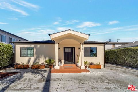 14333 Tiara Street Van Nuys CA 91401