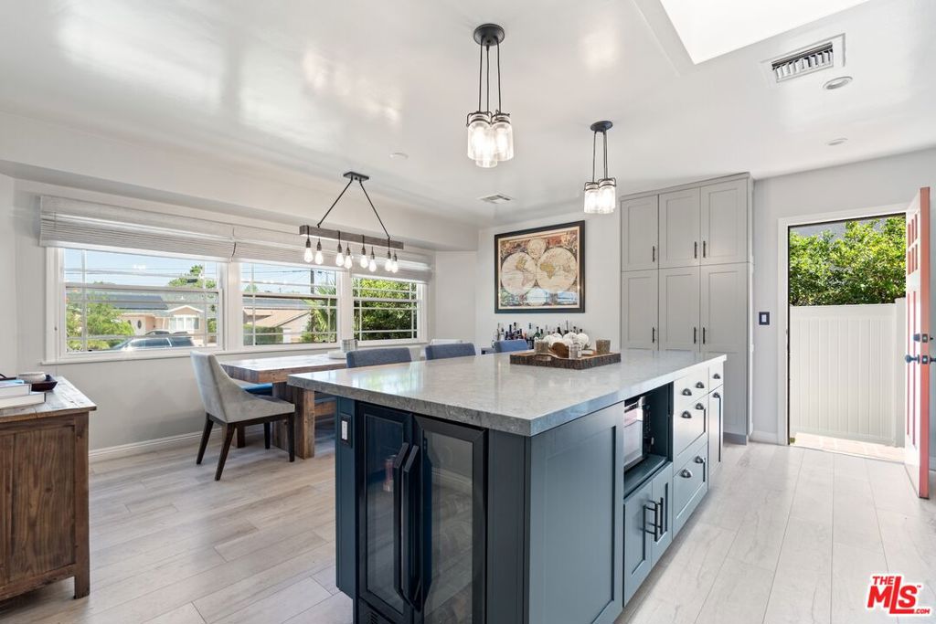 16852 Citronia Street