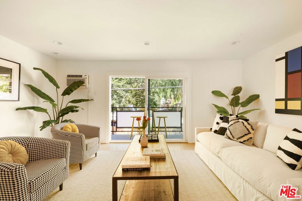 1700 N Occidental Boulevard