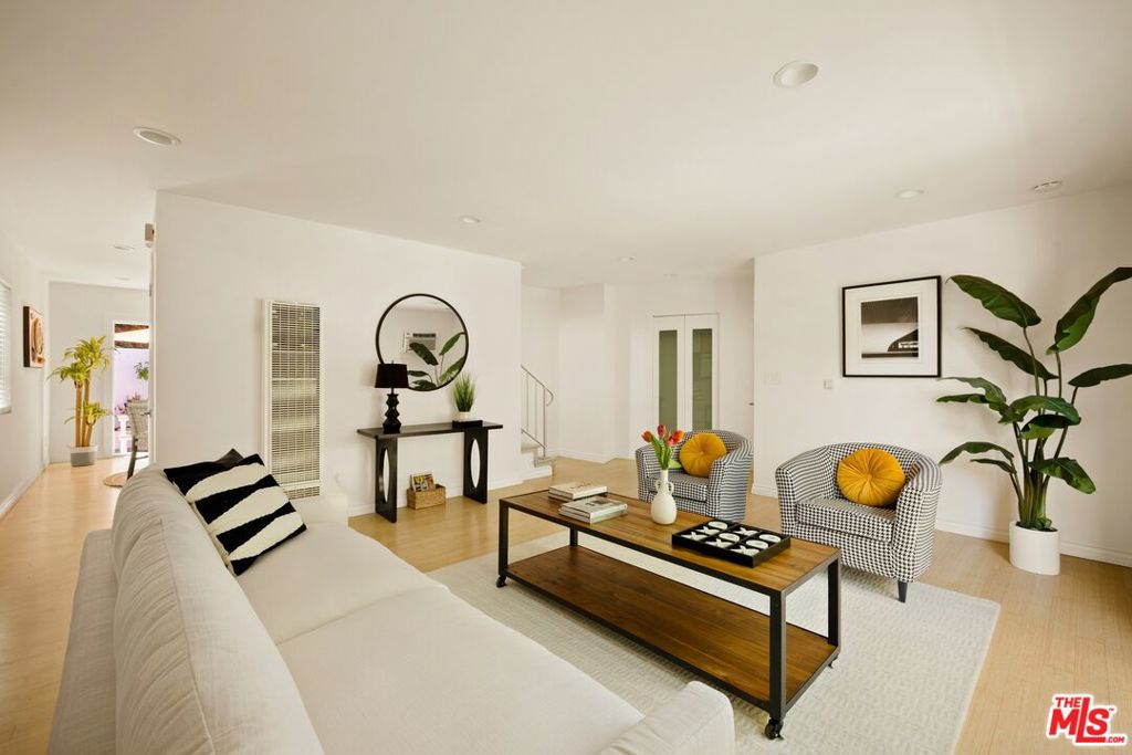 1700 N Occidental Boulevard