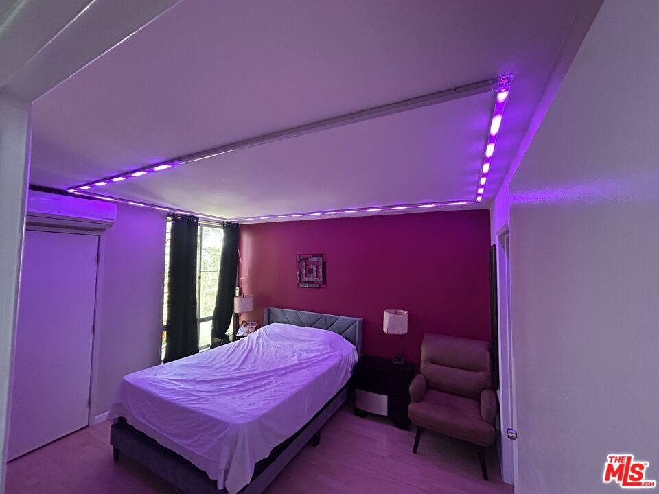 320 S Ardmore Avenue 325