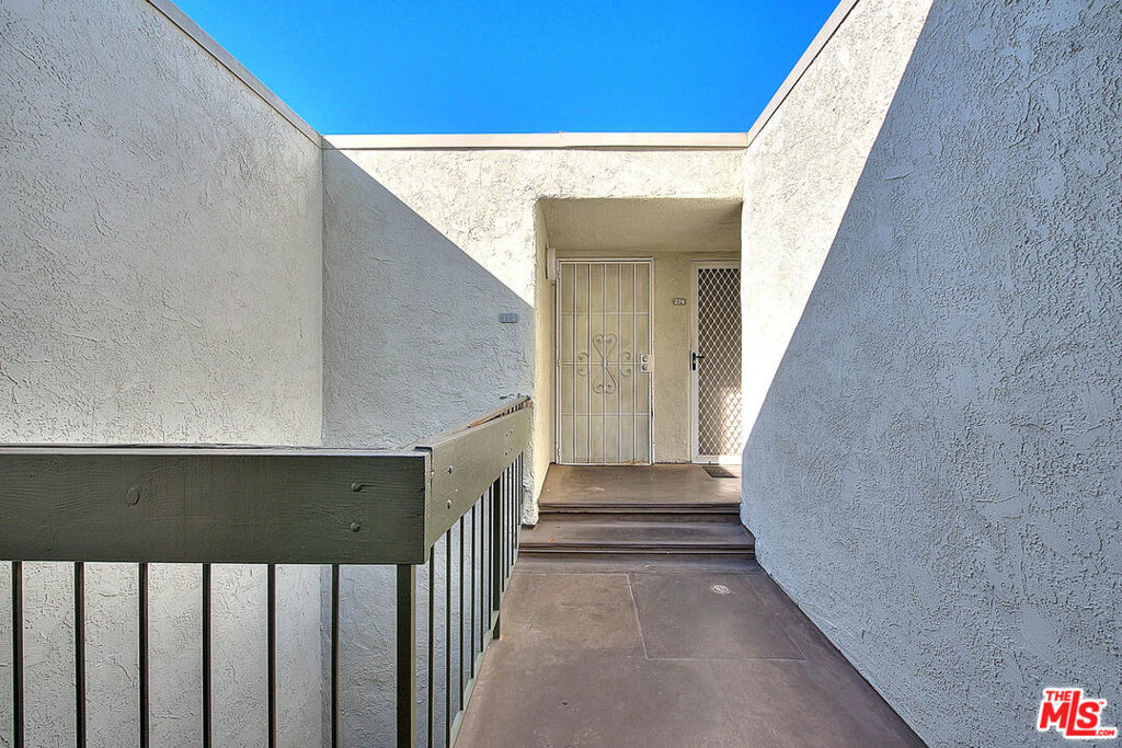 4900 Overland Avenue 274