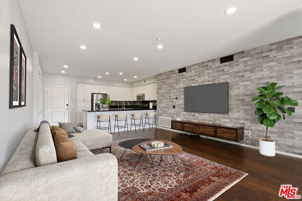 13126 Union Avenue 203