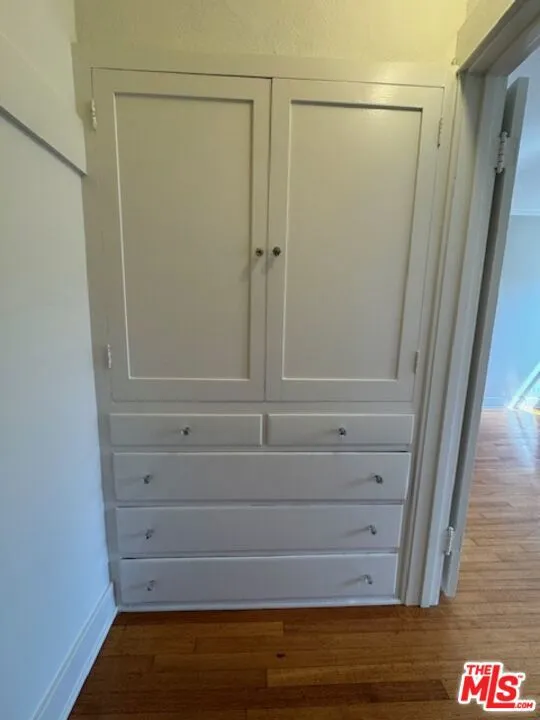 Los Angeles, California 90036, United States, 2 Bedrooms Bedrooms, ,1 BathroomBathrooms,Residential,Active,203259