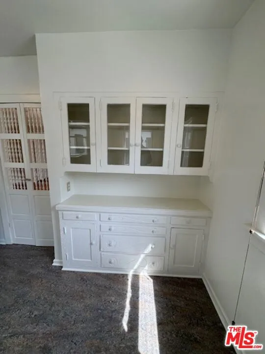 Los Angeles, California 90036, United States, 2 Bedrooms Bedrooms, ,1 BathroomBathrooms,Residential,Active,203259